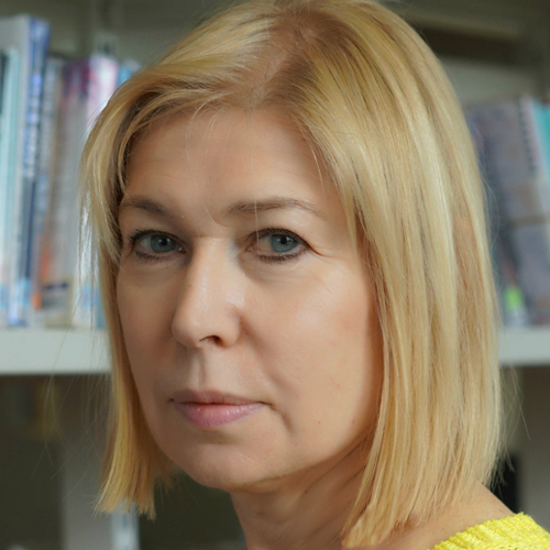 Lesley Sanderson
